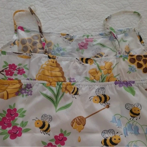 Nick & Nora Save the Bees Pajamas - Picture 4 of 7